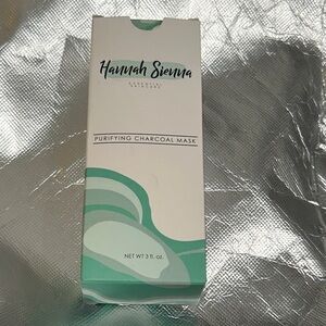 Purifying Charcoal Mask - Green and White